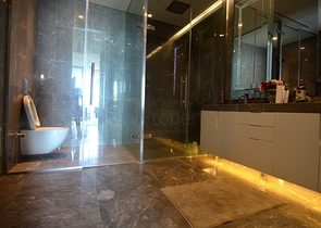 في قمة اشهر ابراج اسطنبول - بنتهاوس فاخرة جدا . 