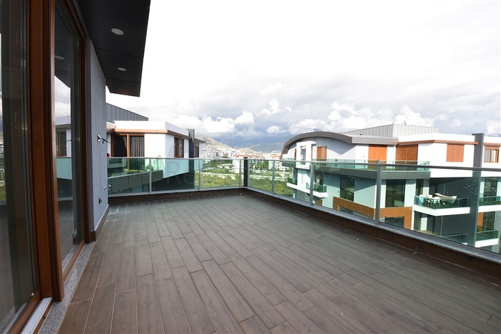 دوبلكس عائلية - مجمع فاخر -في منطقة اوبا / الانيا 