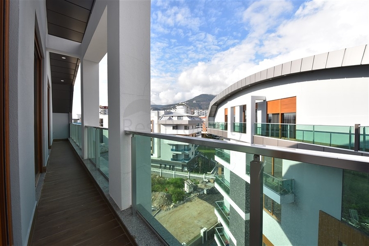 دوبلكس عائلية - مجمع فاخر -في منطقة اوبا / الانيا 