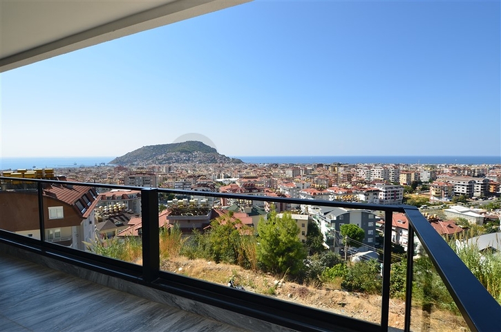 فخامة وتميز - اطلالة بحر وقلعة / دوبلكس فاخرة / الانيا 