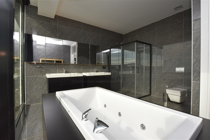 فخامة وتميز - اطلالة بحر وقلعة / دوبلكس فاخرة / الانيا 