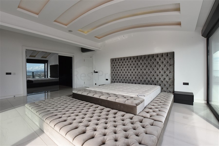 فخامة وتميز - اطلالة بحر وقلعة / دوبلكس فاخرة / الانيا 