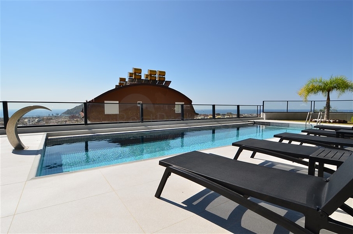 فخامة وتميز - اطلالة بحر وقلعة / دوبلكس فاخرة / الانيا 