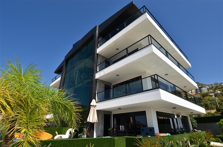 فخامة وتميز - اطلالة بحر وقلعة / دوبلكس فاخرة / الانيا 