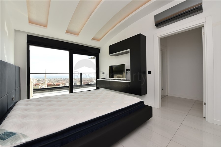 فخامة وتميز - اطلالة بحر وقلعة / دوبلكس فاخرة / الانيا 