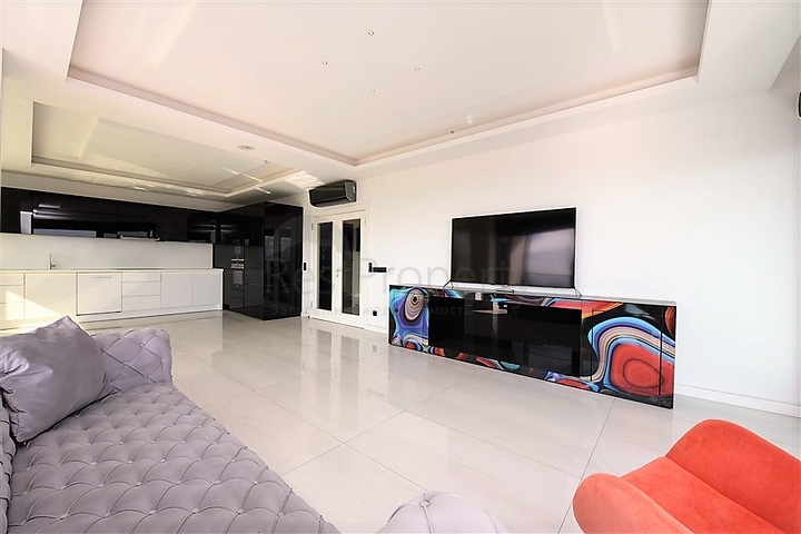 فخامة وتميز - اطلالة بحر وقلعة / دوبلكس فاخرة / الانيا 