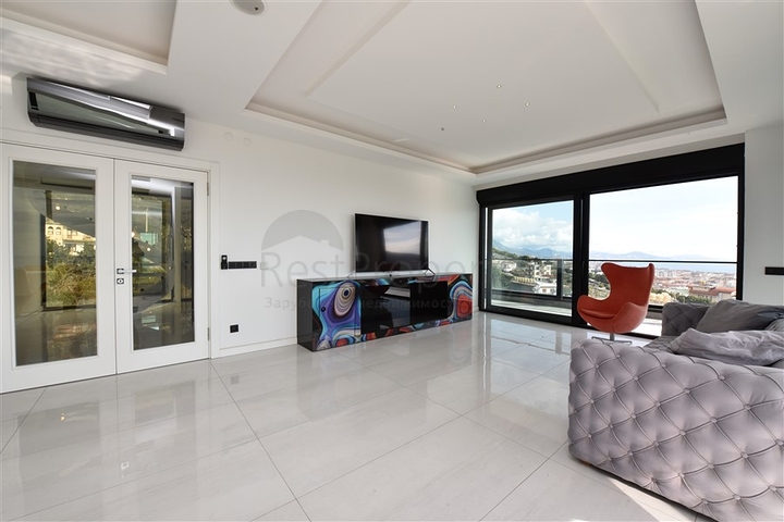 فخامة وتميز - اطلالة بحر وقلعة / دوبلكس فاخرة / الانيا 