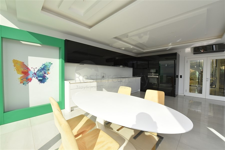 فخامة وتميز - اطلالة بحر وقلعة / دوبلكس فاخرة / الانيا 