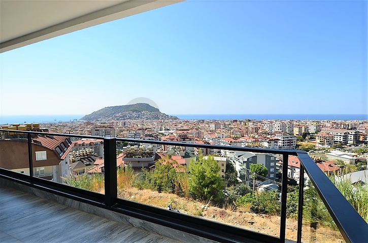 فخامة وتميز - اطلالة بحر وقلعة / دوبلكس فاخرة / الانيا 