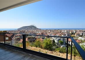 فخامة وتميز - اطلالة بحر وقلعة / دوبلكس فاخرة / الانيا 