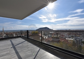 فخامة وتميز - اطلالة بحر وقلعة / دوبلكس فاخرة / الانيا 