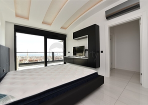 فخامة وتميز - اطلالة بحر وقلعة / دوبلكس فاخرة / الانيا 