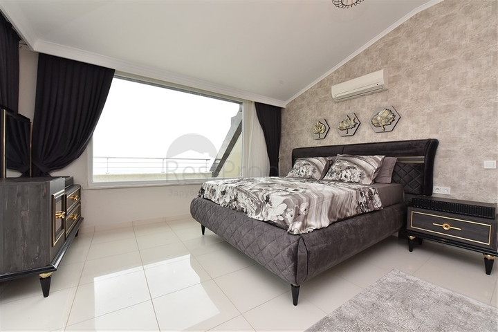 اطلالة بحرية ساحرة - دوبلكس فاخرة ضمن مجمع 5 نجوم - في كاستل / الانيا 