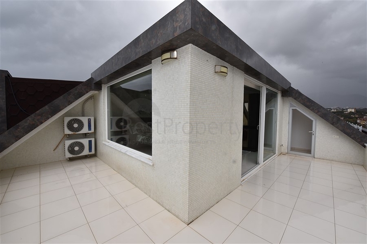 اطلالة بحرية ساحرة - دوبلكس فاخرة ضمن مجمع 5 نجوم - في كاستل / الانيا 