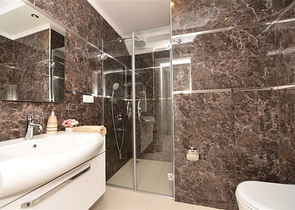 اطلالة بحرية ساحرة - دوبلكس فاخرة ضمن مجمع 5 نجوم - في كاستل / الانيا 