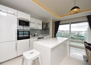 اطلالة بحرية ساحرة - دوبلكس فاخرة ضمن مجمع 5 نجوم - في كاستل / الانيا 