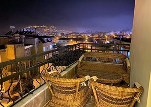 شقة غرفة وصالة - اكساء واثاث جديد - في منطقة حيوية - اوبا / الانيا 