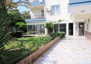 شقة غرفة وصالة - اكساء واثاث جديد - في منطقة حيوية - اوبا / الانيا 