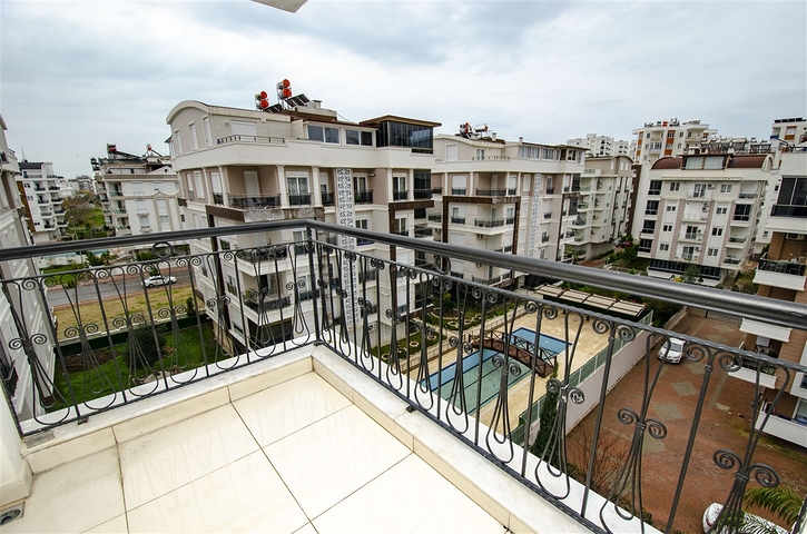 بنتهاوس 3 + 1 في حي هورما كونيالتي أنطاليا