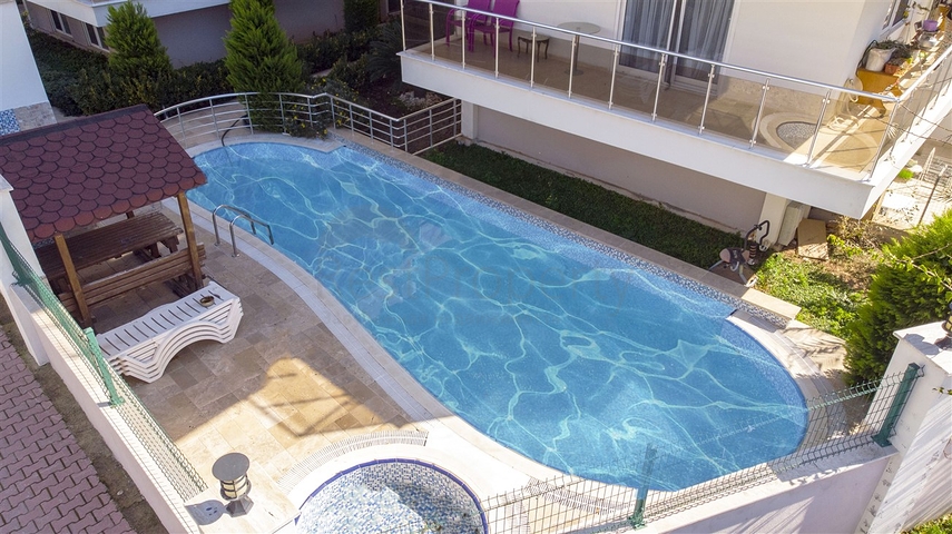 شقة 2 + 1 في ارابسو كونيالتي أنطاليا