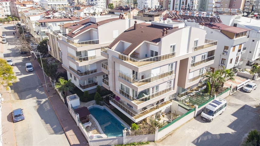 شقة 2 + 1 في ارابسو كونيالتي أنطاليا