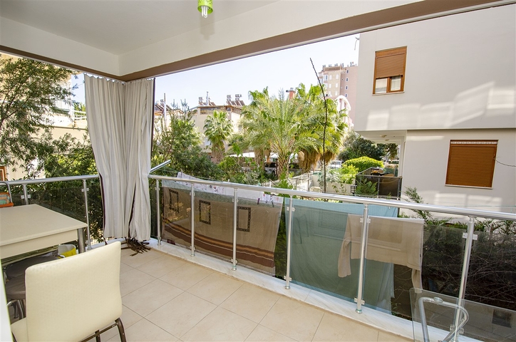 شقة 2 + 1 في ارابسو كونيالتي أنطاليا