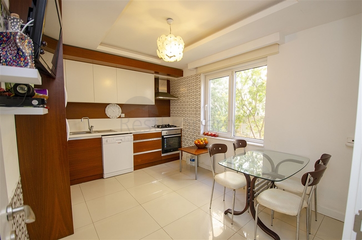 شقة 2 + 1 في ارابسو كونيالتي أنطاليا