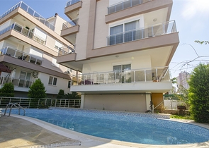 شقة 2 + 1 في ارابسو كونيالتي أنطاليا