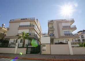 شقة 2 + 1 في ارابسو كونيالتي أنطاليا