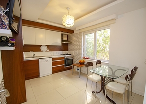 شقة 2 + 1 في ارابسو كونيالتي أنطاليا