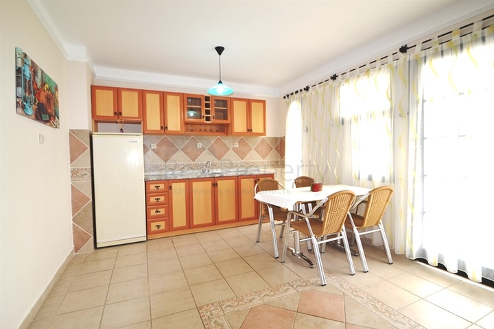 على البحر مباشرة - شقة 2 غرفة وصالة - في مهموتلار / الانيا 