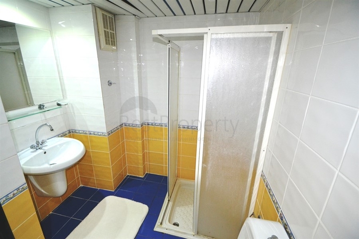 على البحر مباشرة - شقة 2 غرفة وصالة - في مهموتلار / الانيا 