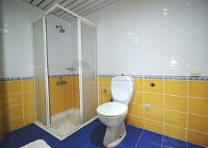 على البحر مباشرة - شقة 2 غرفة وصالة - في مهموتلار / الانيا 