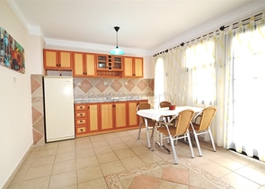 على البحر مباشرة - شقة 2 غرفة وصالة - في مهموتلار / الانيا 