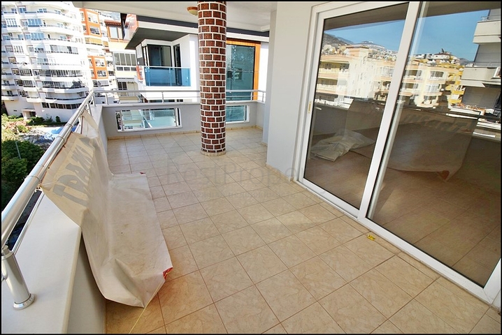 تراس واسع - سعر جيد - دوبلكس 4 غرف وصالة - قريبة من البحر في مهموتلار/ الانيا 