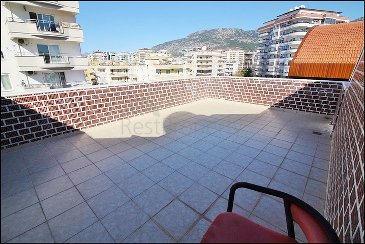 تراس واسع - سعر جيد - دوبلكس 4 غرف وصالة - قريبة من البحر في مهموتلار/ الانيا 