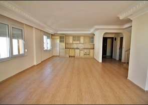 تراس واسع - سعر جيد - دوبلكس 4 غرف وصالة - قريبة من البحر في مهموتلار/ الانيا 