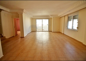 تراس واسع - سعر جيد - دوبلكس 4 غرف وصالة - قريبة من البحر في مهموتلار/ الانيا 