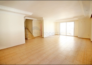 تراس واسع - سعر جيد - دوبلكس 4 غرف وصالة - قريبة من البحر في مهموتلار/ الانيا 