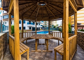 مجمع سكني فاخر - شقة 2 غرفة وصالة - فرش حديث - في مهموتلار / الانيا 