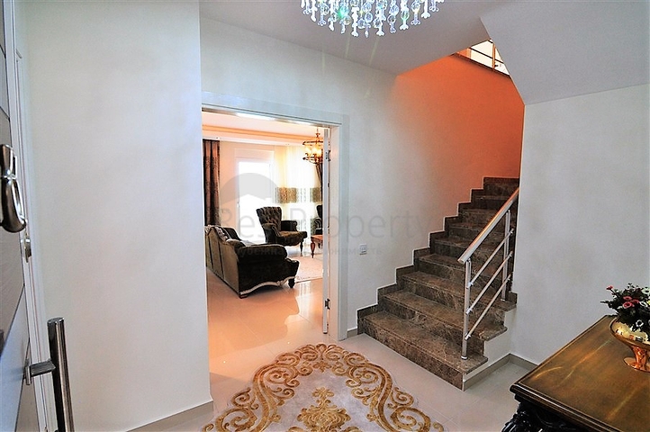 اطلالة بحر - دوبلكس فاخرة - مجمع 5 نجوم - كارجي جاك / الانيا 