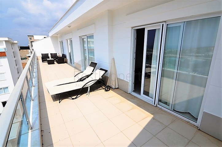 اطلالة بحر - دوبلكس فاخرة - مجمع 5 نجوم - كارجي جاك / الانيا 