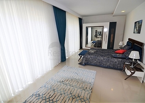 اطلالة بحر - دوبلكس فاخرة - مجمع 5 نجوم - كارجي جاك / الانيا 