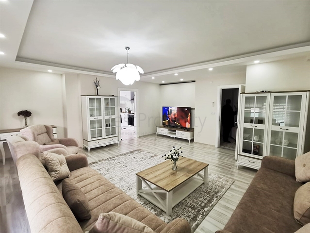 بنتهاوس واسع 4 + 1 مع أثاث في كونيالتي أنطاليا