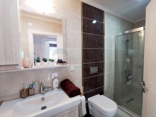 بنتهاوس واسع 4 + 1 مع أثاث في كونيالتي أنطاليا