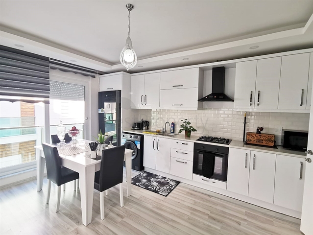 بنتهاوس واسع 4 + 1 مع أثاث في كونيالتي أنطاليا