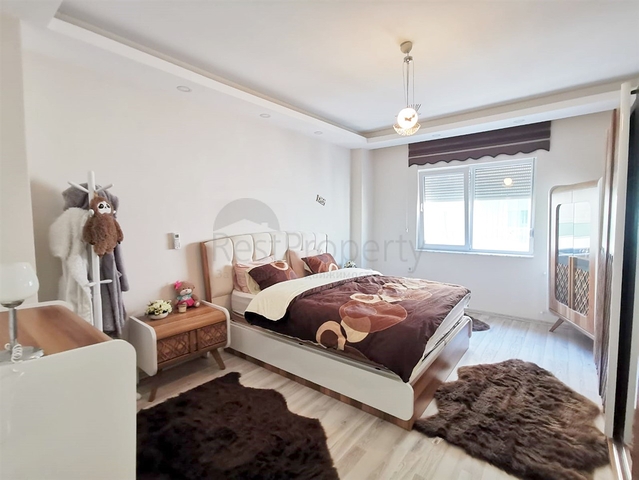 بنتهاوس واسع 4 + 1 مع أثاث في كونيالتي أنطاليا