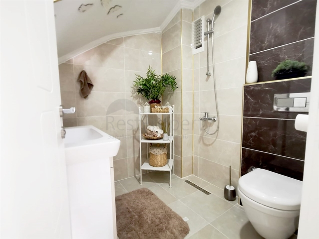 بنتهاوس واسع 4 + 1 مع أثاث في كونيالتي أنطاليا