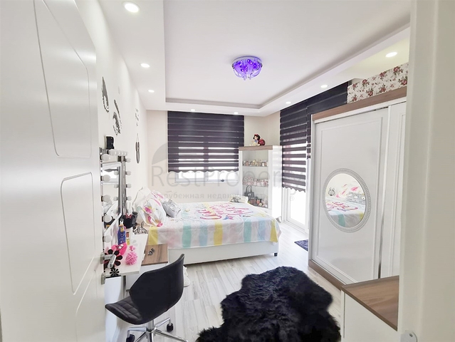 بنتهاوس واسع 4 + 1 مع أثاث في كونيالتي أنطاليا