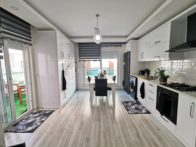 بنتهاوس واسع 4 + 1 مع أثاث في كونيالتي أنطاليا